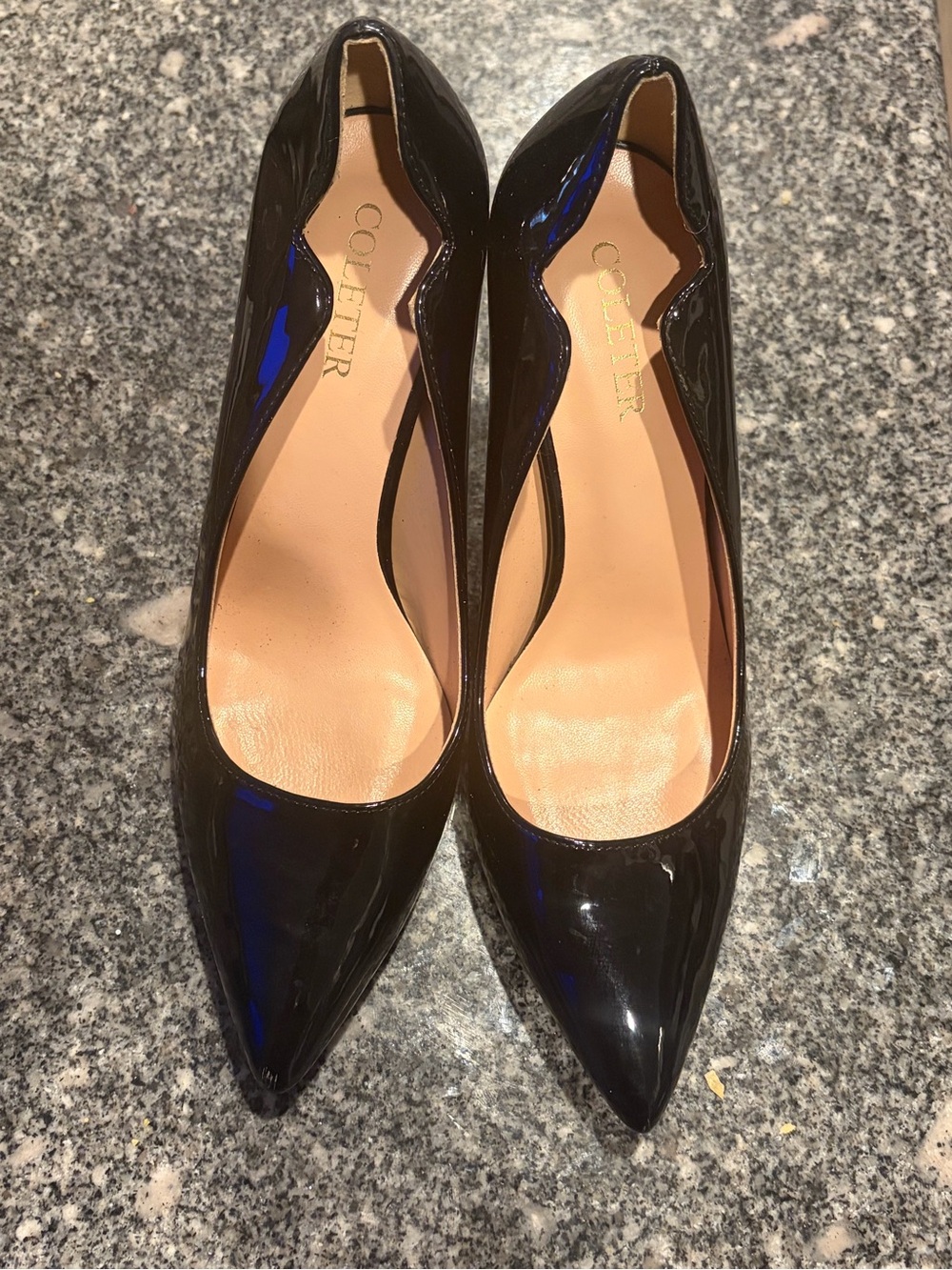 Black Patent Pointed-Toe Women's Pumps - Classic Gloss